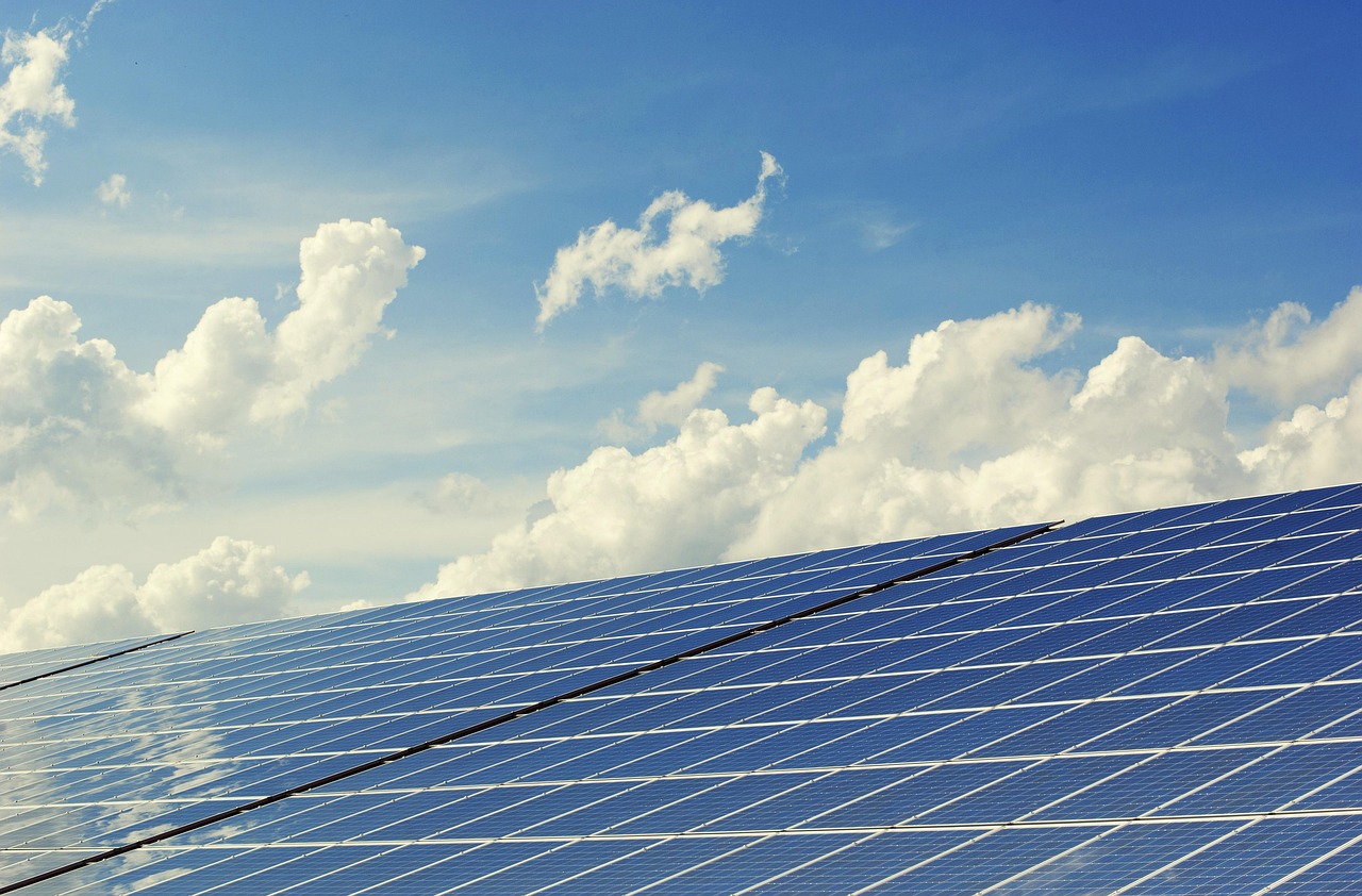Innovatieve buiten keuken met zonnepanelen. Innovatieve buiten keuken met zonnepanelen.