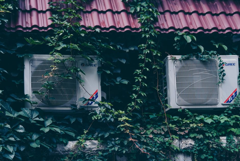 Groene dakisolatie op hittebestendig huis. Groene dakisolatie op hittebestendig huis.