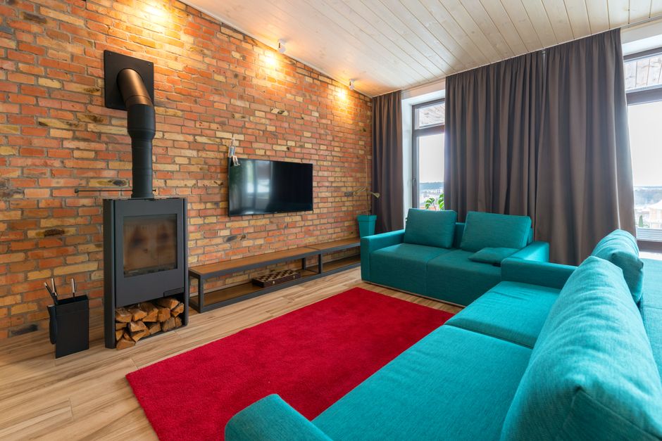 Zomerinterieur met turquoise kussens en decoraties. Zomerinterieur met turquoise kussens en decoraties.